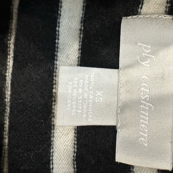 Ply Cashmere Black White Star Striped Cashmere Sweater Fall Cozy Sz XS - Picture 5 of 6
